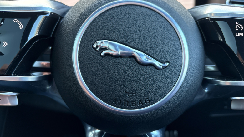 Jaguar F-Pace 2.0 D200 R-Dynamic SE Black 5dr Auto AWD Diesel Estate